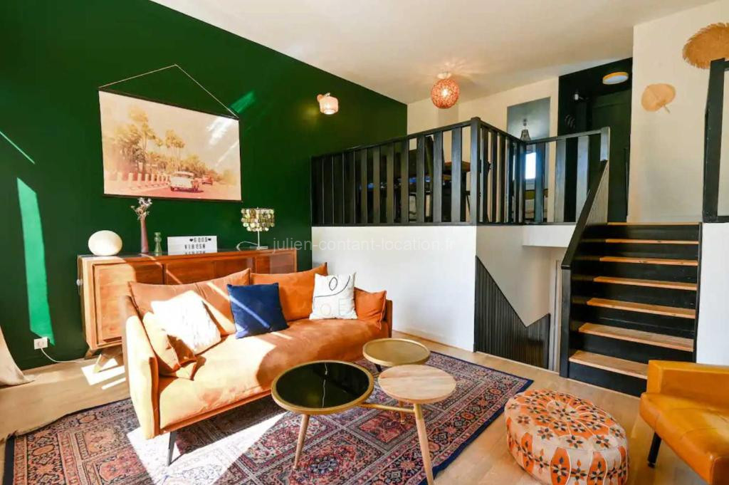 Photo de Elegant 2 bedroom triplex with parking Honfleur