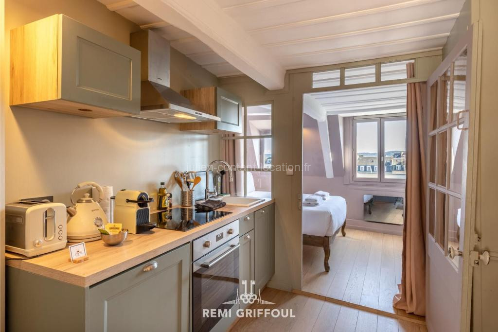Photo de Dolphin View - 2nd floor - Beautiful flat with view of the port
