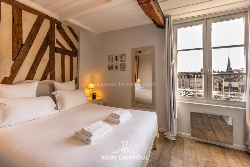 photo de Dolphin view - 1st floor - Charming comfortable flat on the port