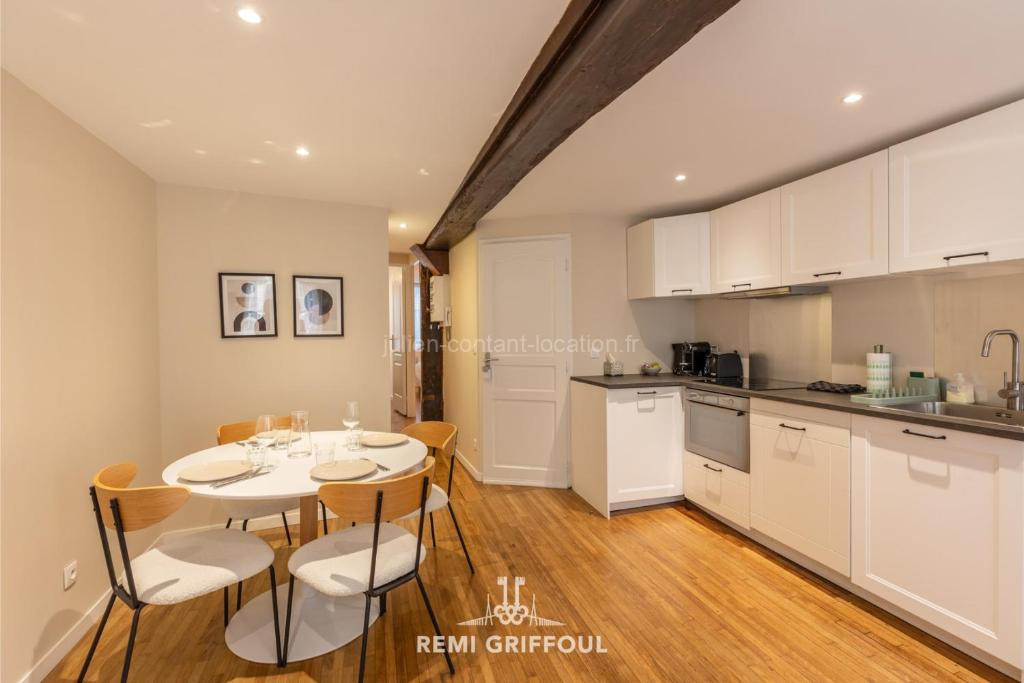 Photo de Le Bois Bleu - 2nd Floor - City Center