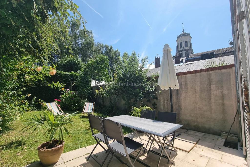 Photo de " Jardins du Clos Notre Dame " - Bucolic apartment in the city center