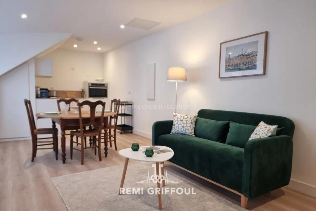 Photo de Hypolite 5 Elegant Apartment 80 meters from Honfleur Port 2 guests