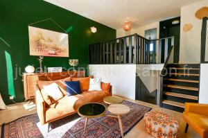 Elegant 2 bedroom triplex with parking Honfleur à Honfleur