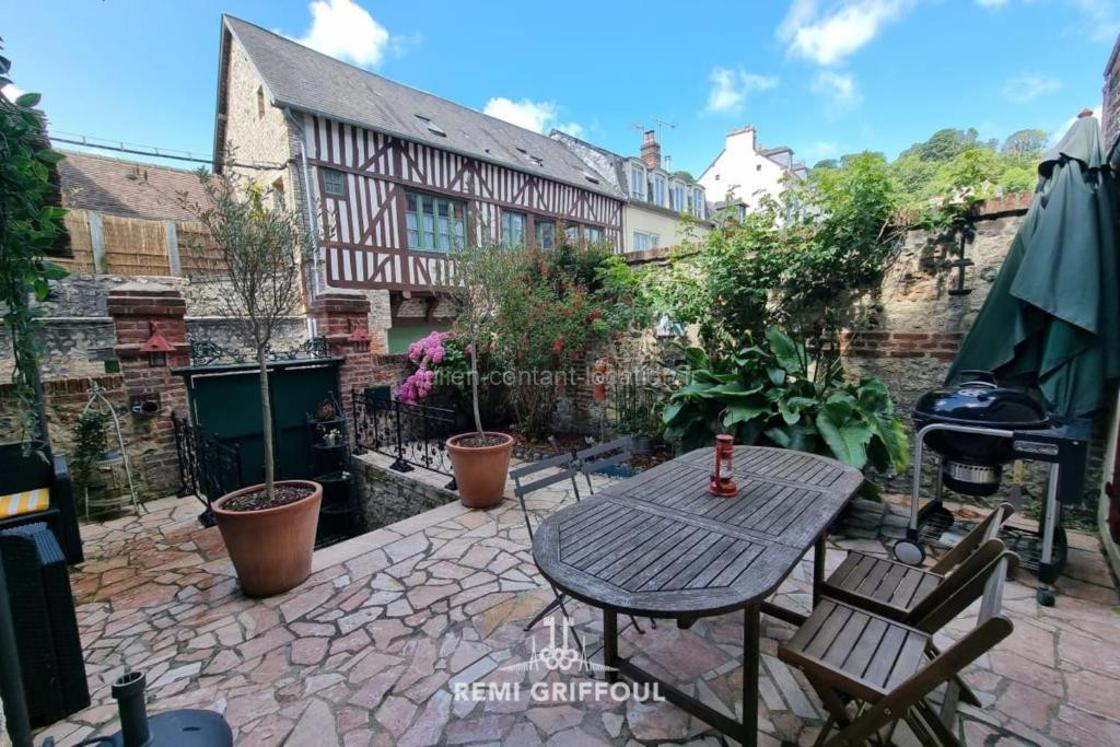 Photo de La Terrasse de Sacha House with Terrace & Fireplace 4 Guests