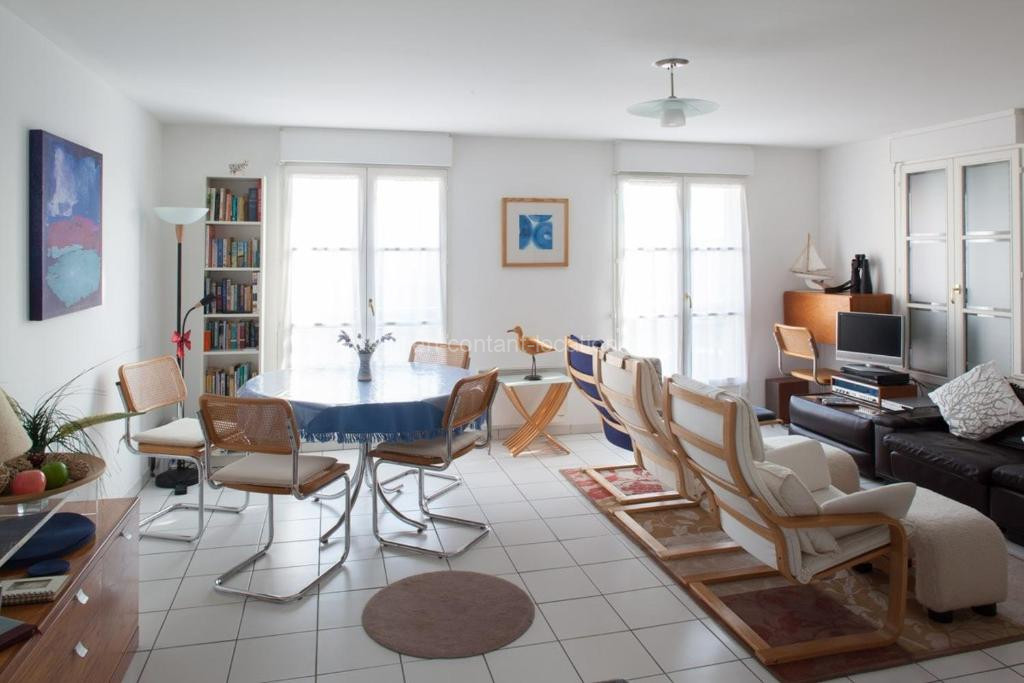 Photo de Modern Townhouse in Honfleur with secure parking