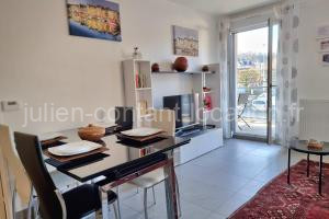 Chez Lou et Dan 4P apartment with balcony elevator and secure parking à Honfleur